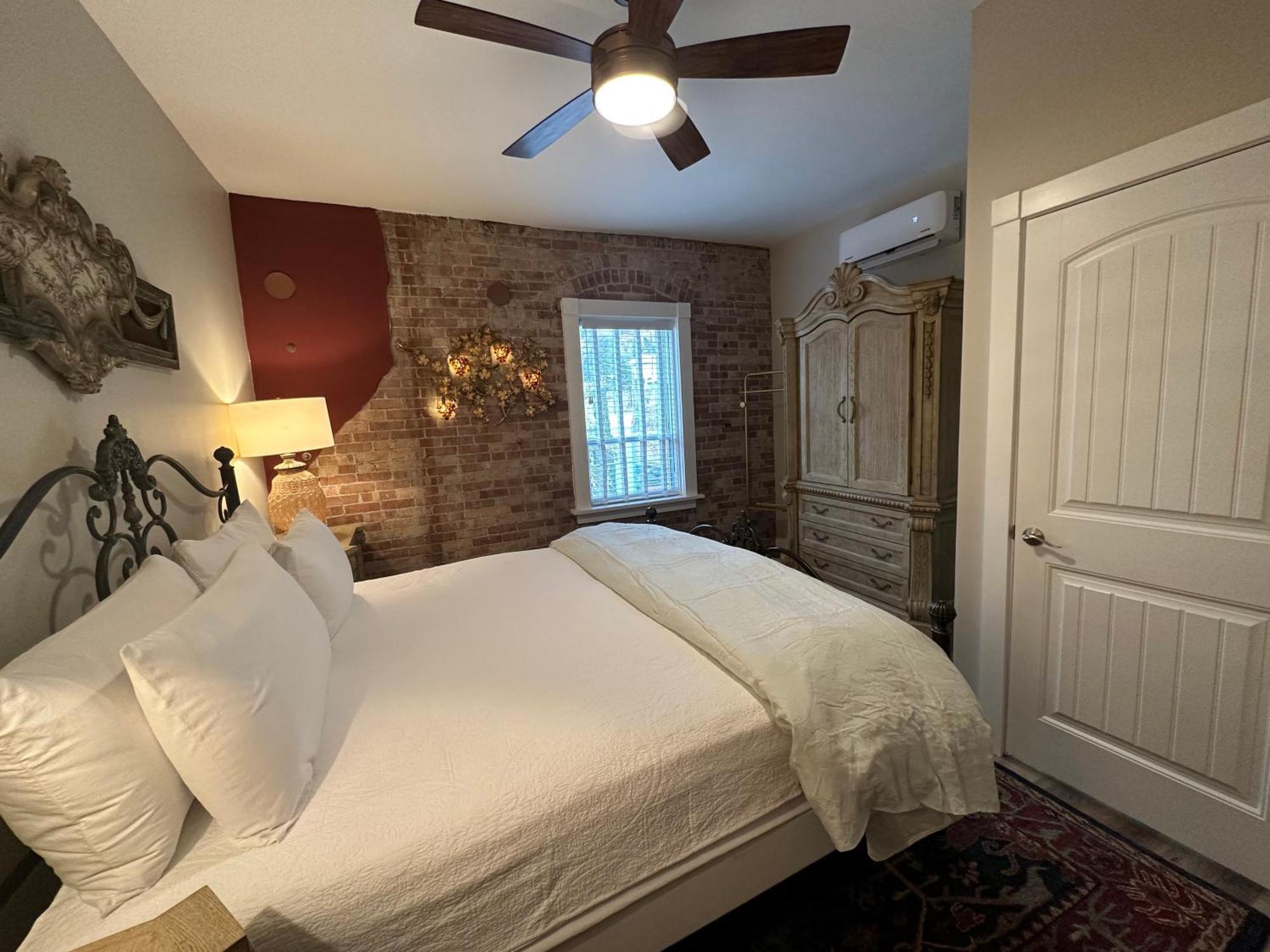 Bisbee Brownstone Suites الغرفة الصورة